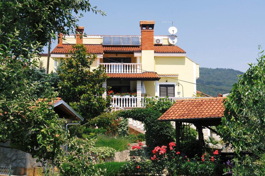Apartments Petricic With Swimming Pool Ичичи Экстерьер фото
