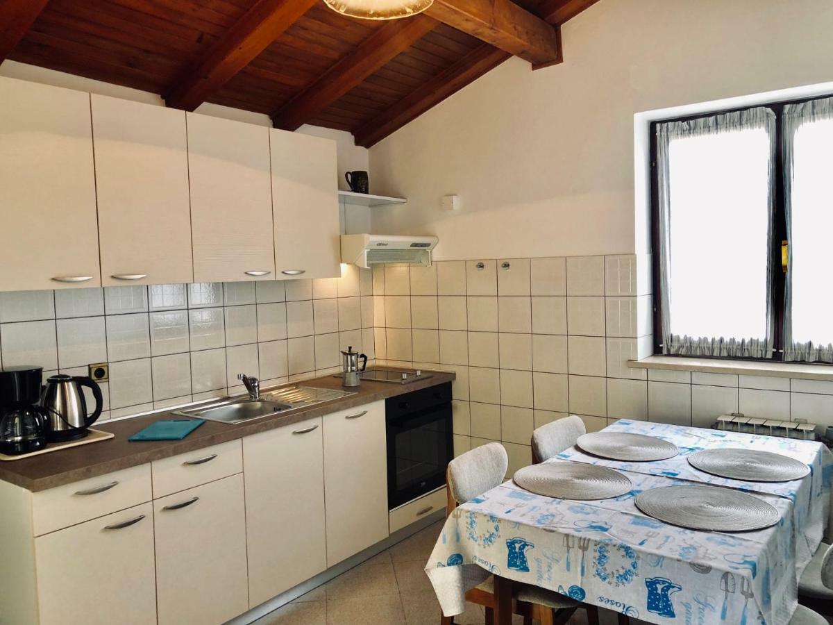 Apartments Petricic With Swimming Pool Ичичи Экстерьер фото